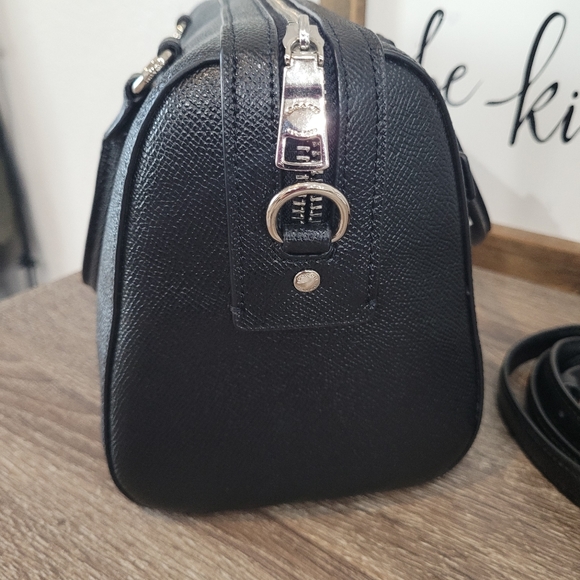 COACH  Bag ,Rowan Satchel, Like New condition. - Picture 5 of 9